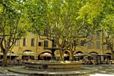 Chez Vous, Ailleurs | Piscine & Terrasse